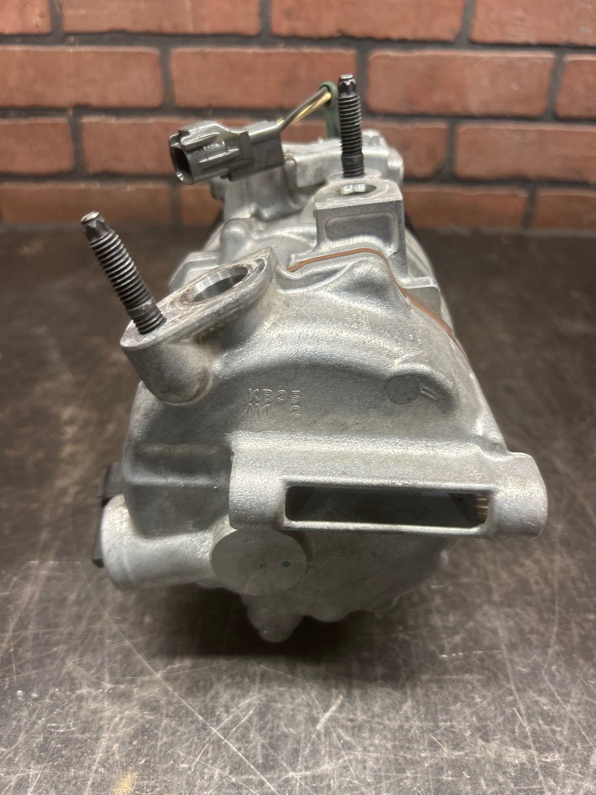 2015-2023 DODGE CHALLENGER HELLCAT AC AIR CONDITIONING COMPRESSOR & CLUTCH OEM