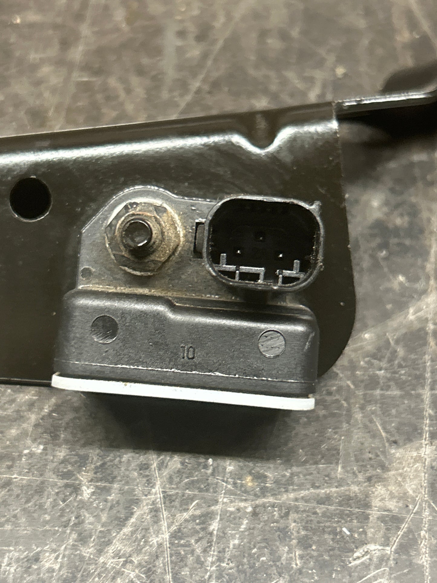 2012-2023 Charger Challenger Active Damping Sensor And Bracket 05035100AD