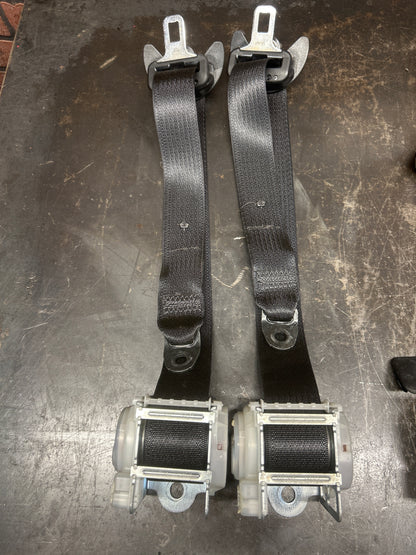 2015-2019 DODGE CHALLENGER FRONT & REAR LEFT & RIGHT OEM SEAT BELT SET OEM