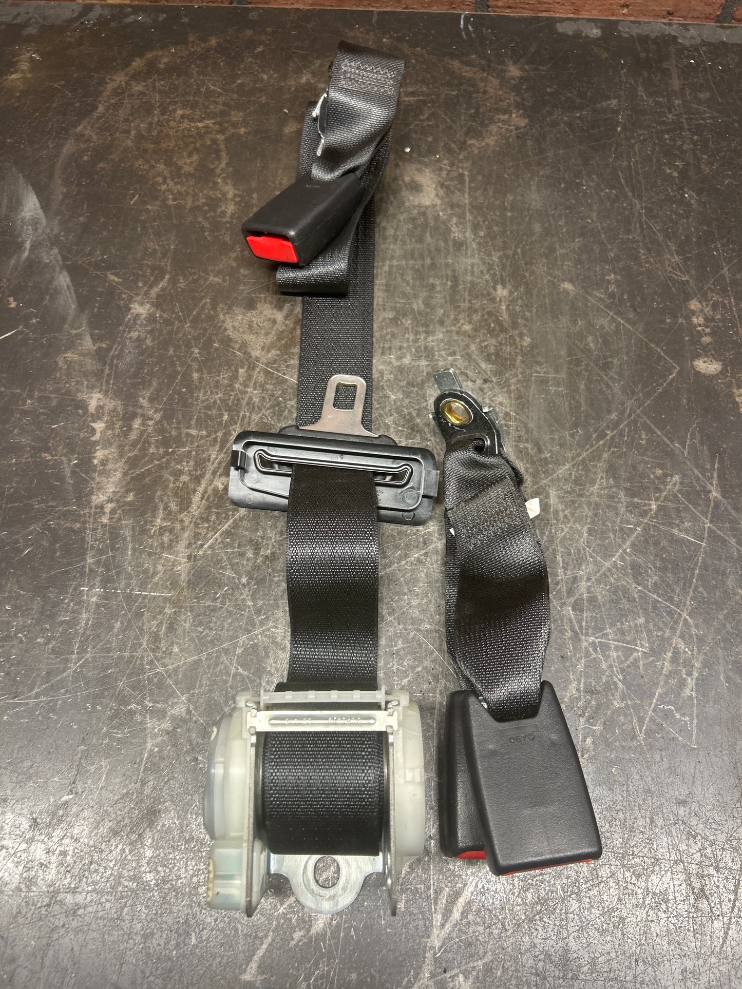 2015-2019 DODGE CHALLENGER FRONT & REAR LEFT & RIGHT OEM SEAT BELT SET OEM