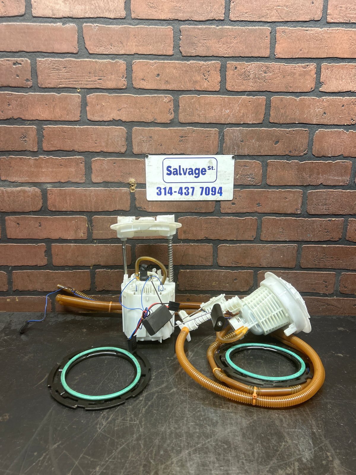 15-23 DODGE CHARGER CHALLENGER 300 TANK MOUNTED FUEL PUMP SET LEFT & RIGHT OEM