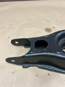 15-23 Dodge Charger Challenger 300 RH Passenger Rear Suspension Control Arm Set