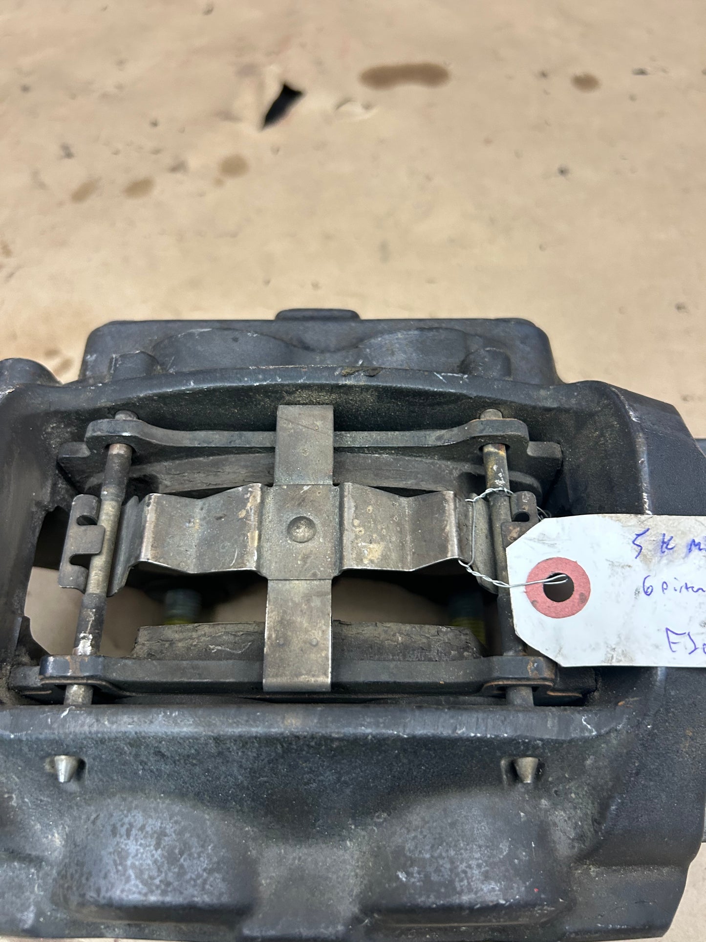 15-23 Dodge Charger Challenger RH Bigger Brembo Brake Front 4 Piston Caliper OEM