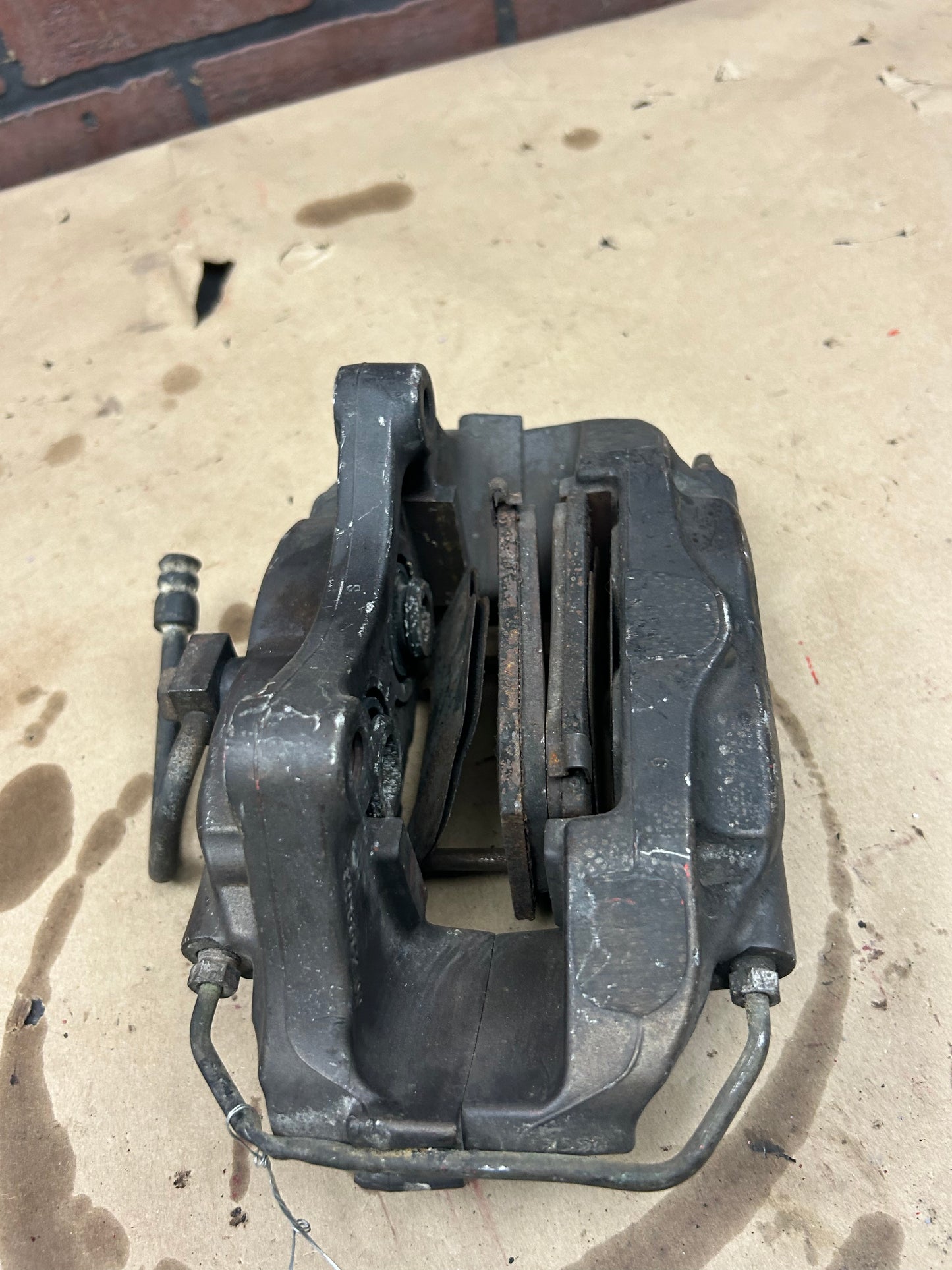 06-20 CHALLENGER CHARGER SRT8 REAR DRIVER LH BREMBO BRAKE CALIPER