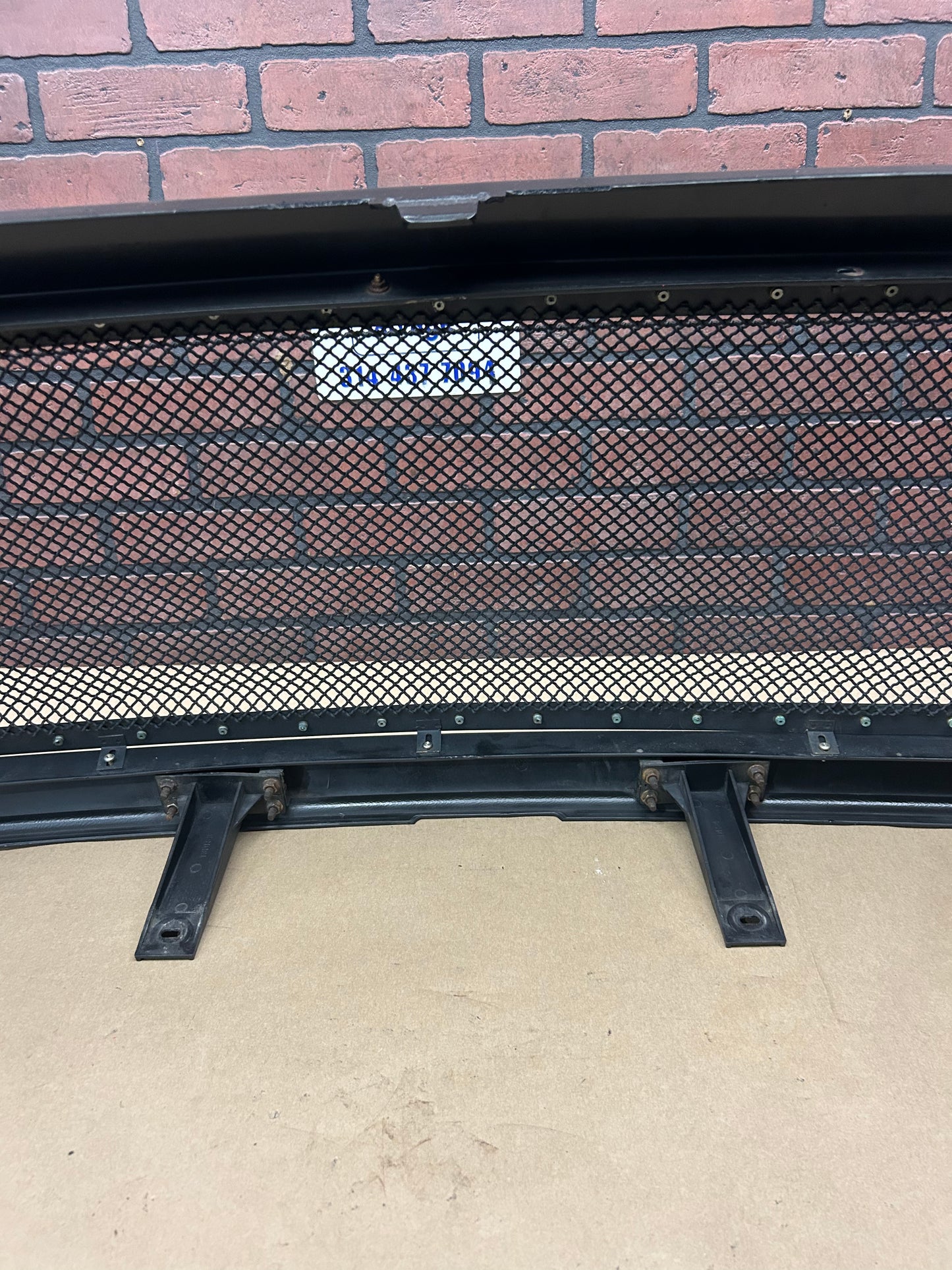 2015 Dodge Ram 1500 Front Bumper Black Mesh Rivet Grill Grille Assembly