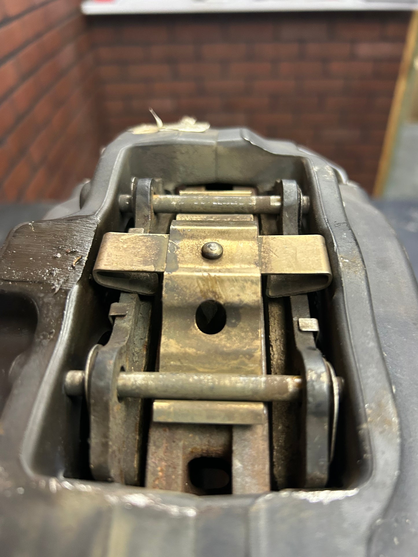 15-23 Dodge Charger Challenger Scat Pack Right Rear Spindle Knuckle Rotor Brake