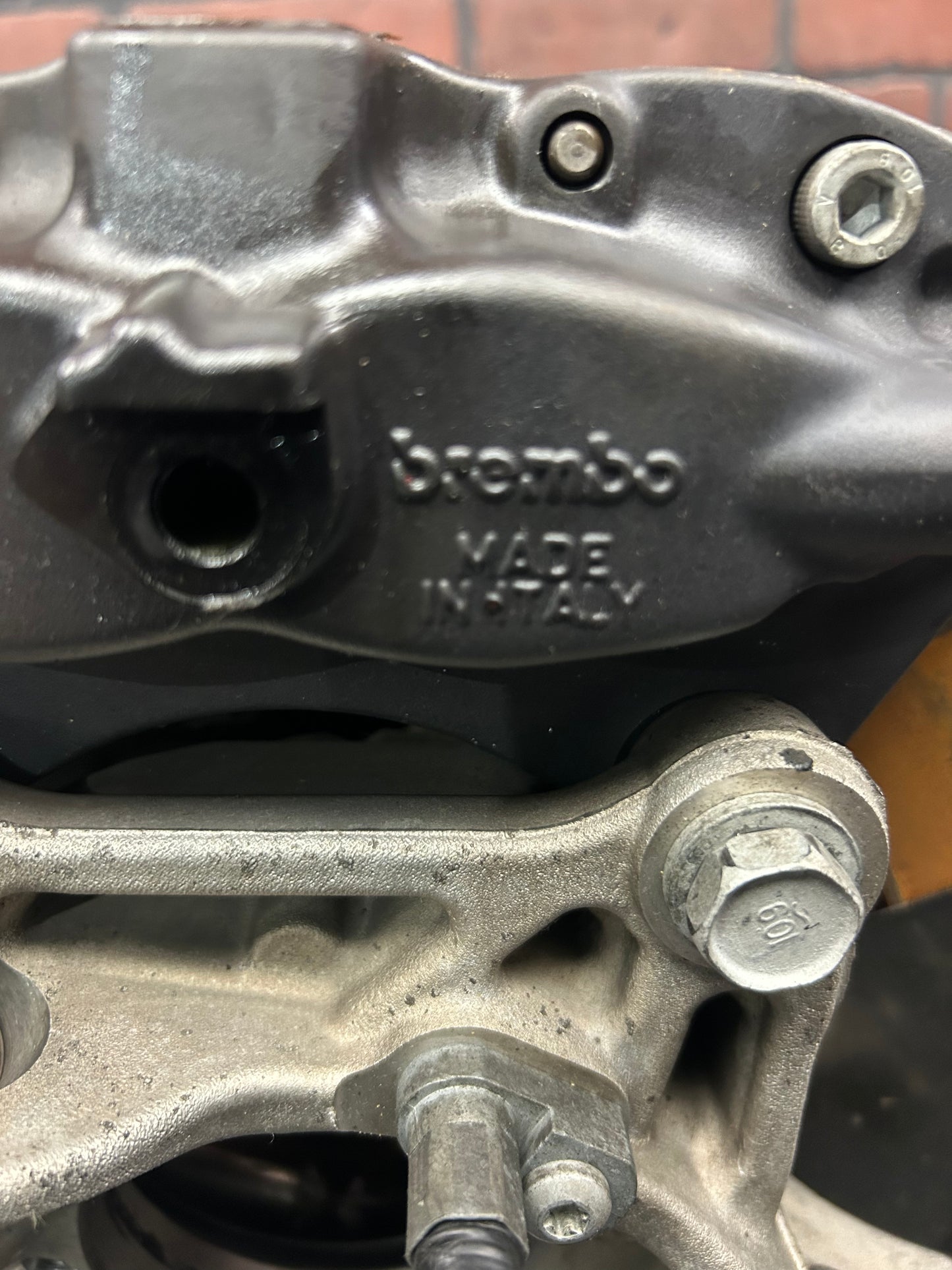 15-23 Dodge Charger Challenger Scat Pack Right Rear Spindle Knuckle Rotor Brake