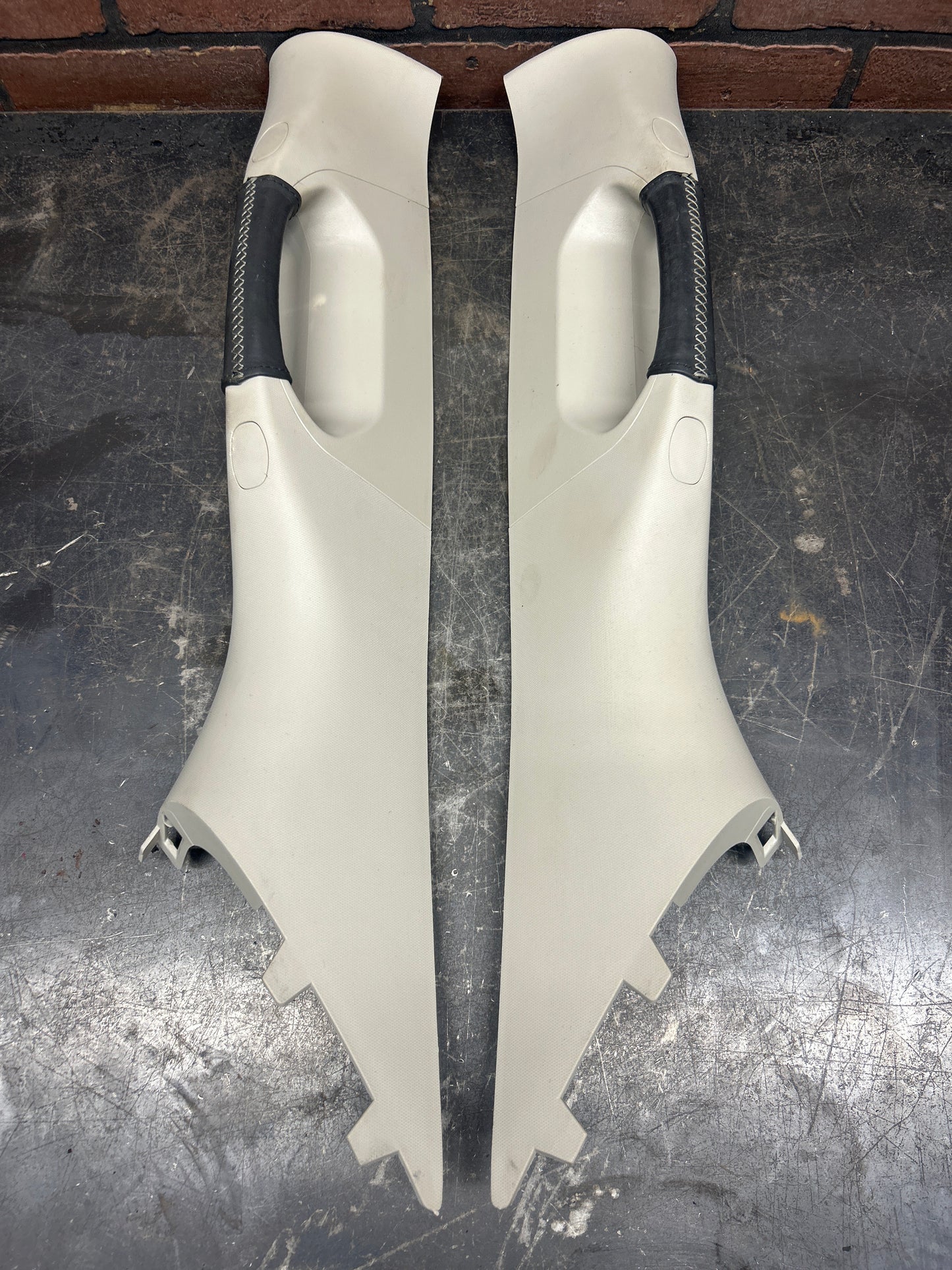 2009-2018 Dodge Ram 1500 2500 3500 LH/RH A Pillar Laramie Grab Handle Trim OEM