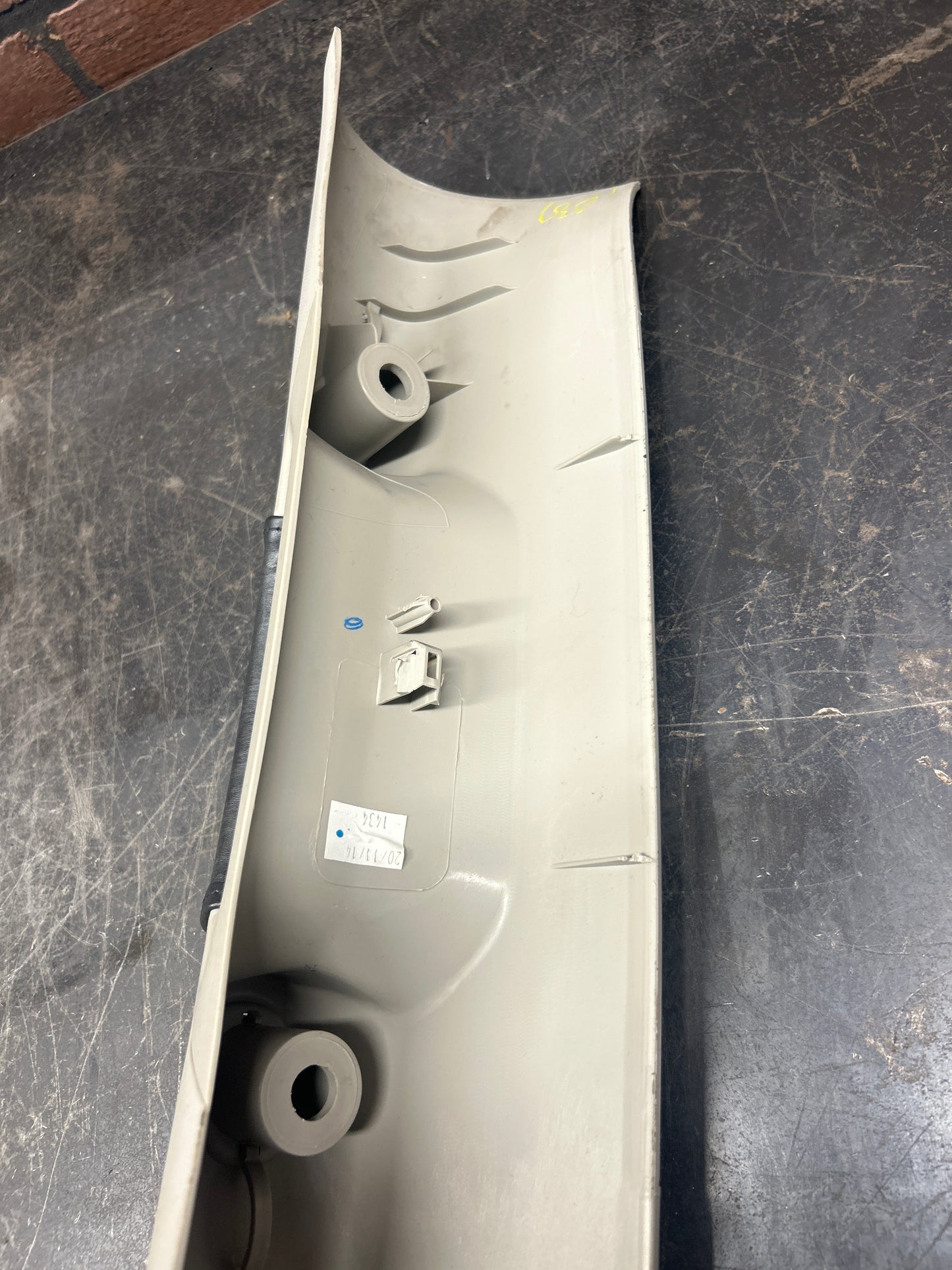 2009-2018 Dodge Ram 1500 2500 3500 LH/RH A Pillar Laramie Grab Handle Trim OEM