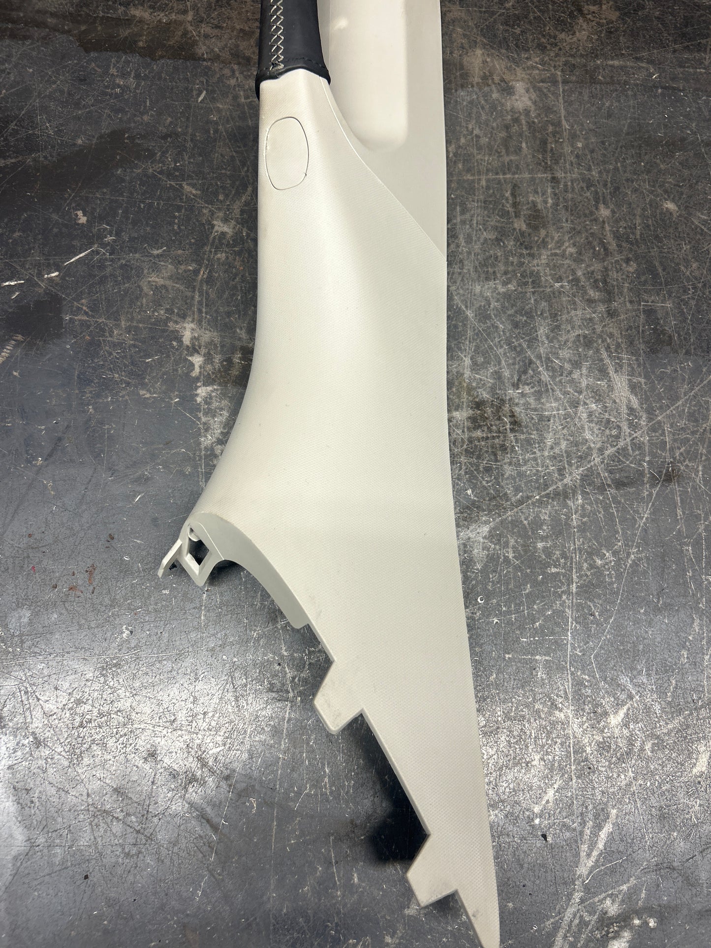2009-2018 Dodge Ram 1500 2500 3500 LH/RH A Pillar Laramie Grab Handle Trim OEM