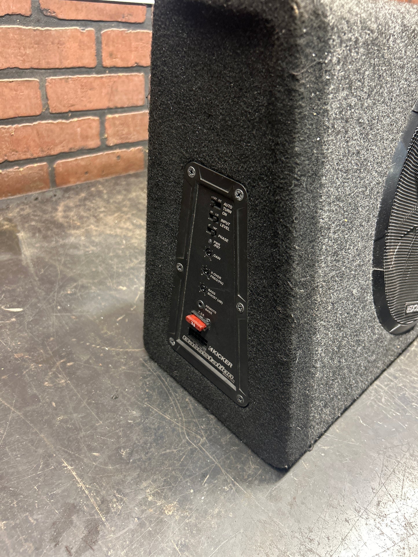 KICKER Bass Station 10in Enclosed Audio Subwoofer Built in 100Watt AMP 11PT250