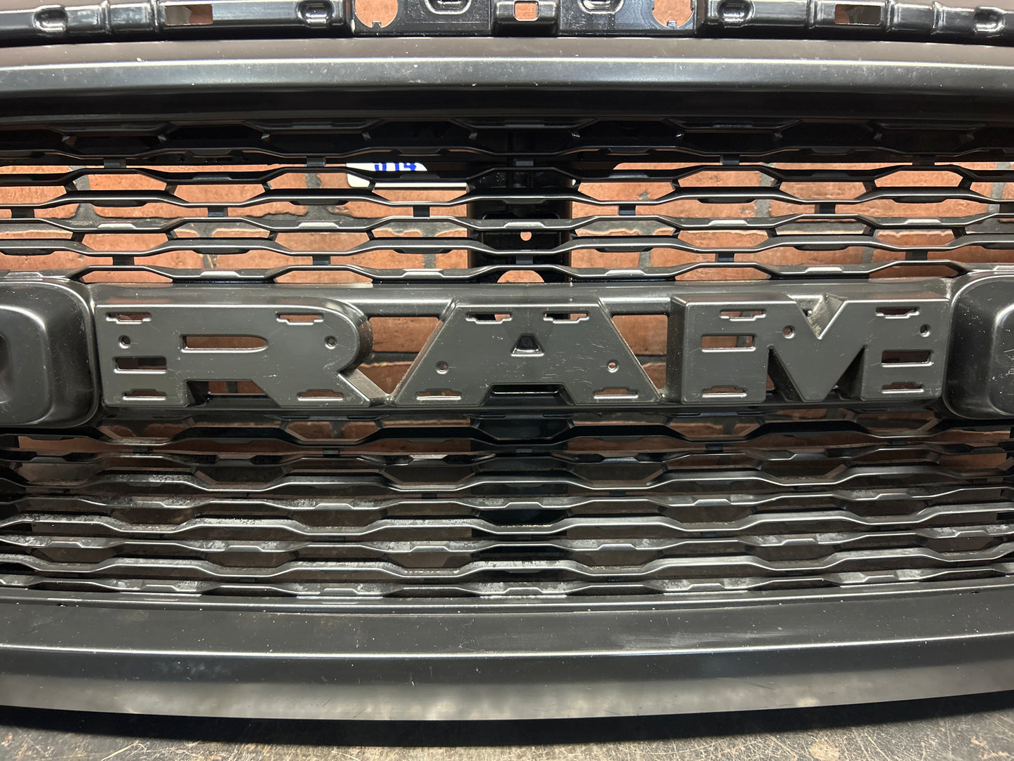 2019-2023 DODGE RAM 1500 FRONT BLACK GRILLE OEM 68366528AH