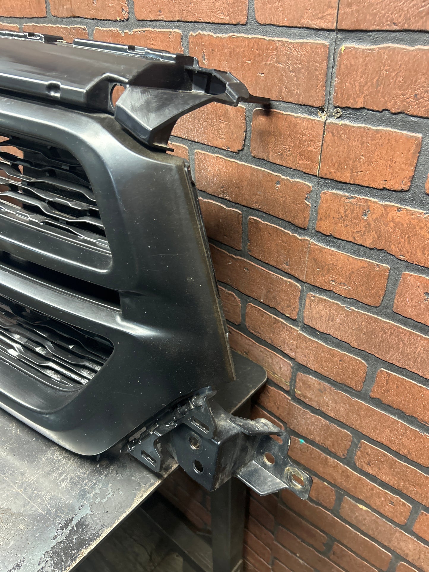 2019-2023 DODGE RAM 1500 FRONT BLACK GRILLE OEM 68366528AH