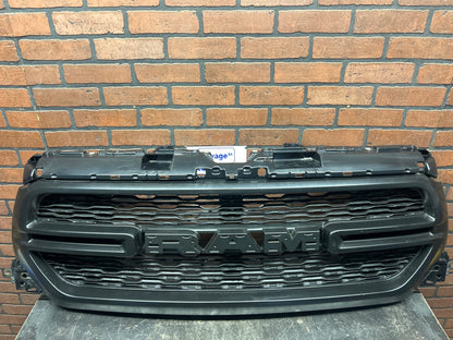 2019-2023 DODGE RAM 1500 FRONT BLACK GRILLE OEM 68366528AH