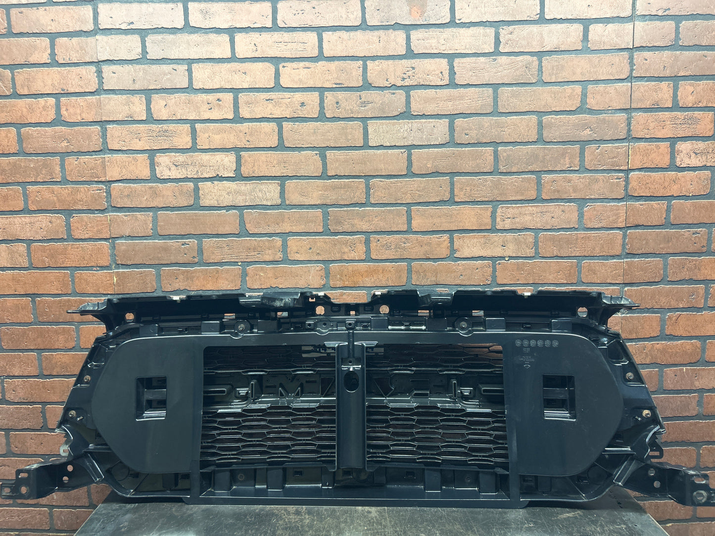 2019-2023 DODGE RAM 1500 FRONT BLACK GRILLE OEM 68366528AH