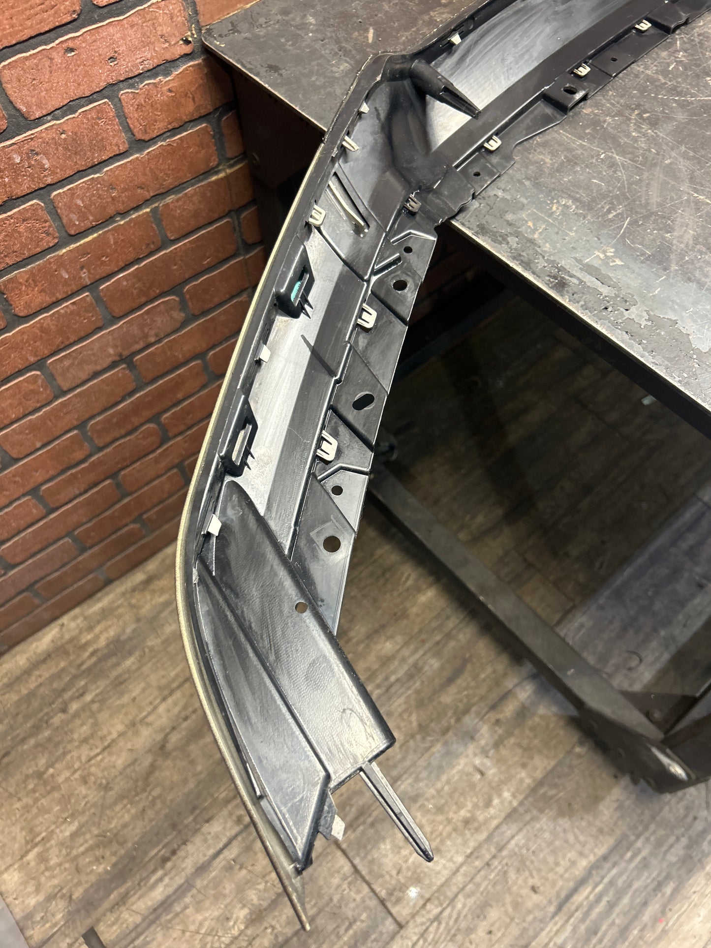 2019-2023 RAM 1500 UPPER GRILLE MOLDING TRIM BLACK OEM 68335015AG