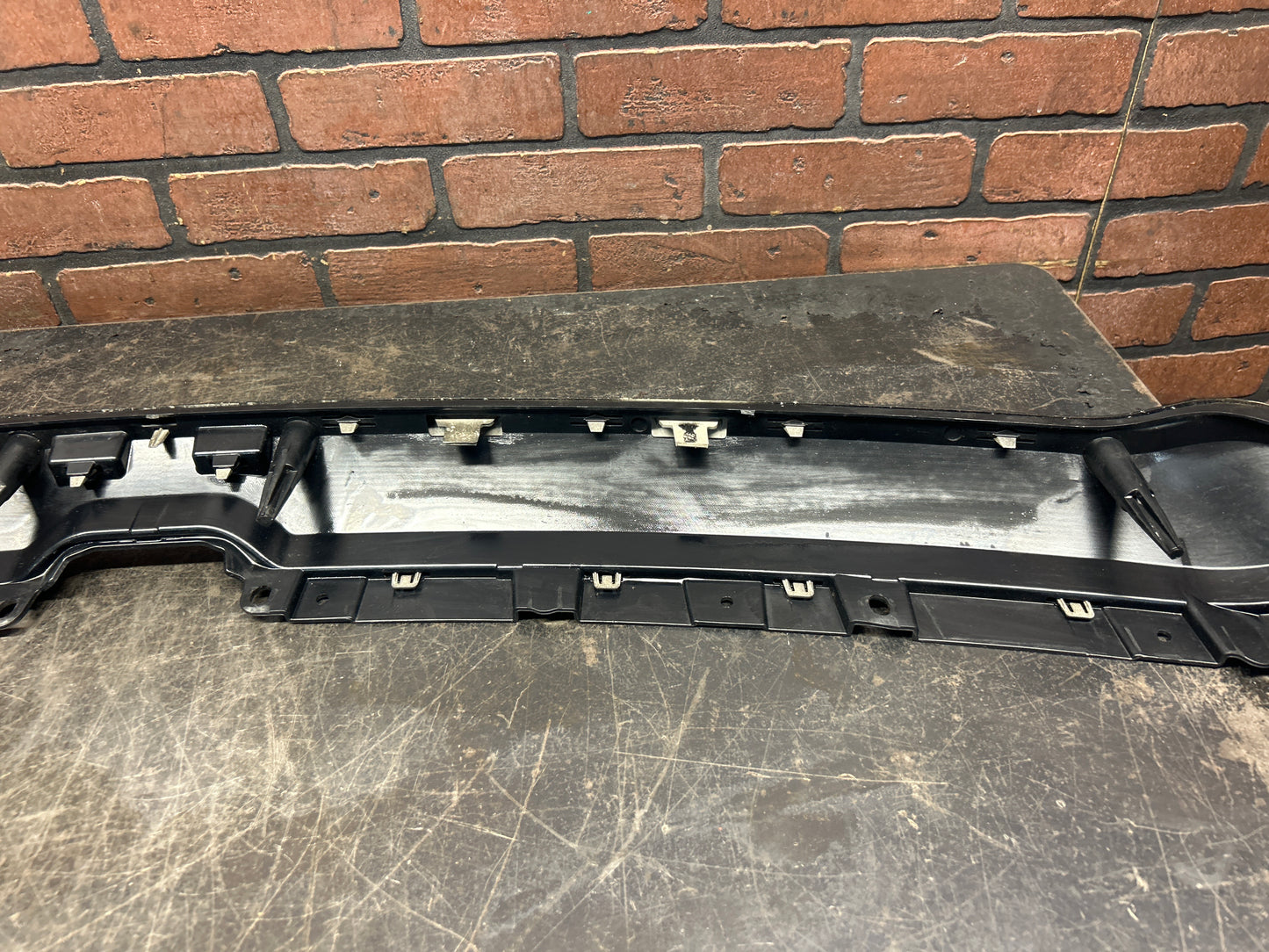 2019-2023 RAM 1500 UPPER GRILLE MOLDING TRIM BLACK OEM 68335015AG