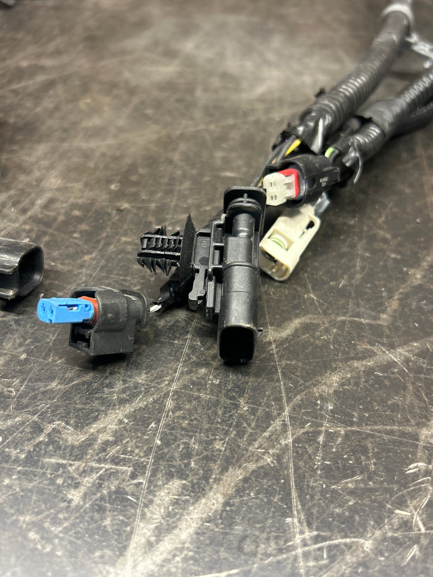 2019-2026 Ram 1500 Tailgate Wiring Harness Actuator and Locking Mechanism OEM