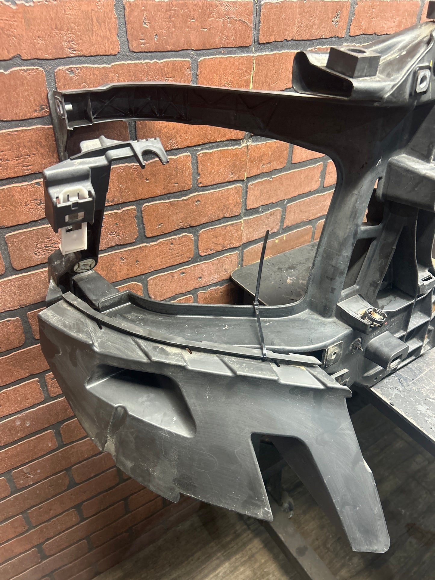 2013-2024 RAM 1500 FRONT END RADIATOR CORE SUPPORT ASSY Bracket OEM 68197334AA