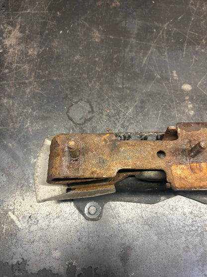 2014-2018 DODGE RAM 1500 3.0L 4WD A/T TRANSMISSION SUPPORT MOUNT BRACKET OEM