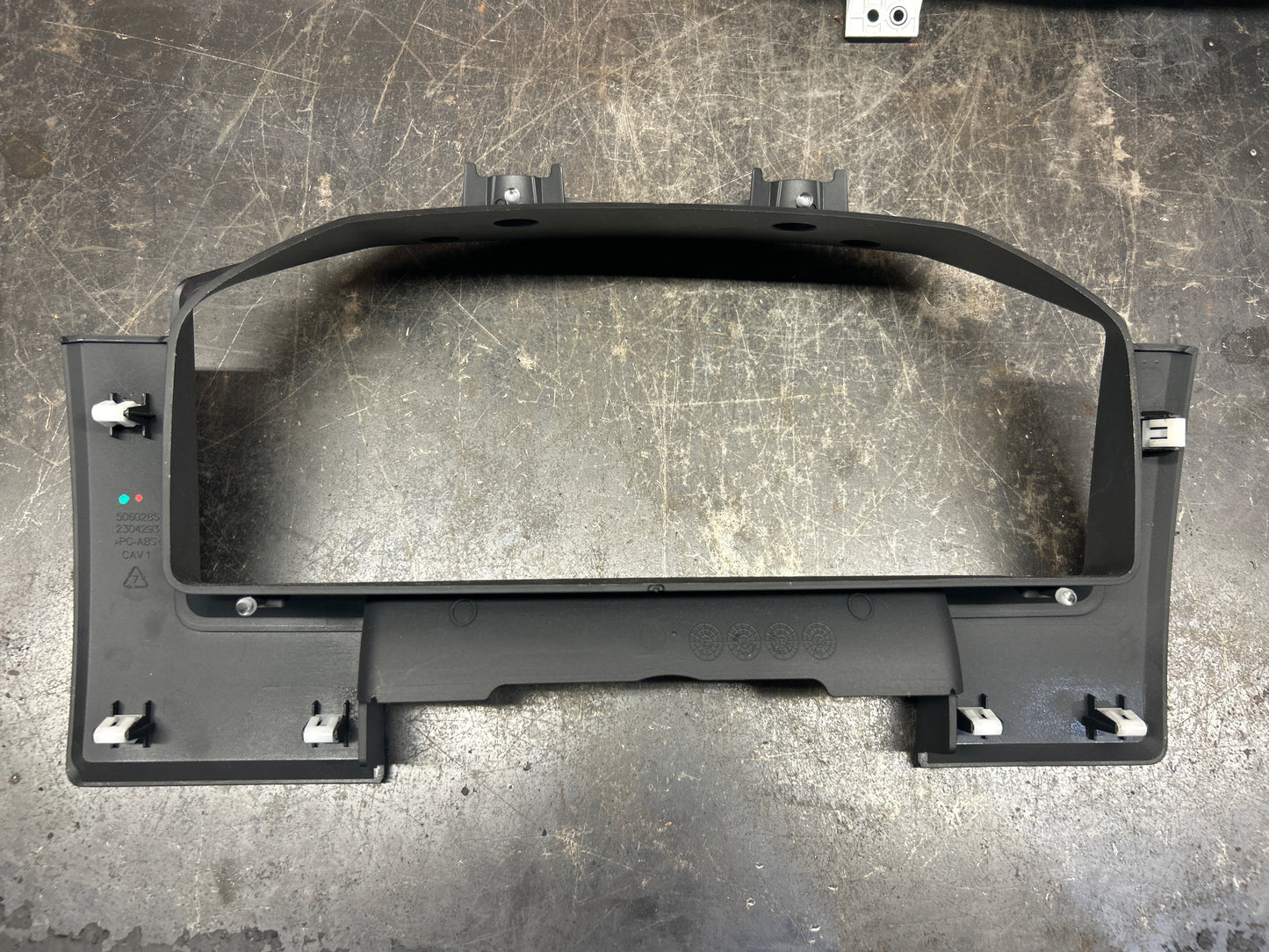 2015 Dodge Ram 1500 3.0L Ecodiesel DIESEL Gauge Cluster and Bezel Cover OEM