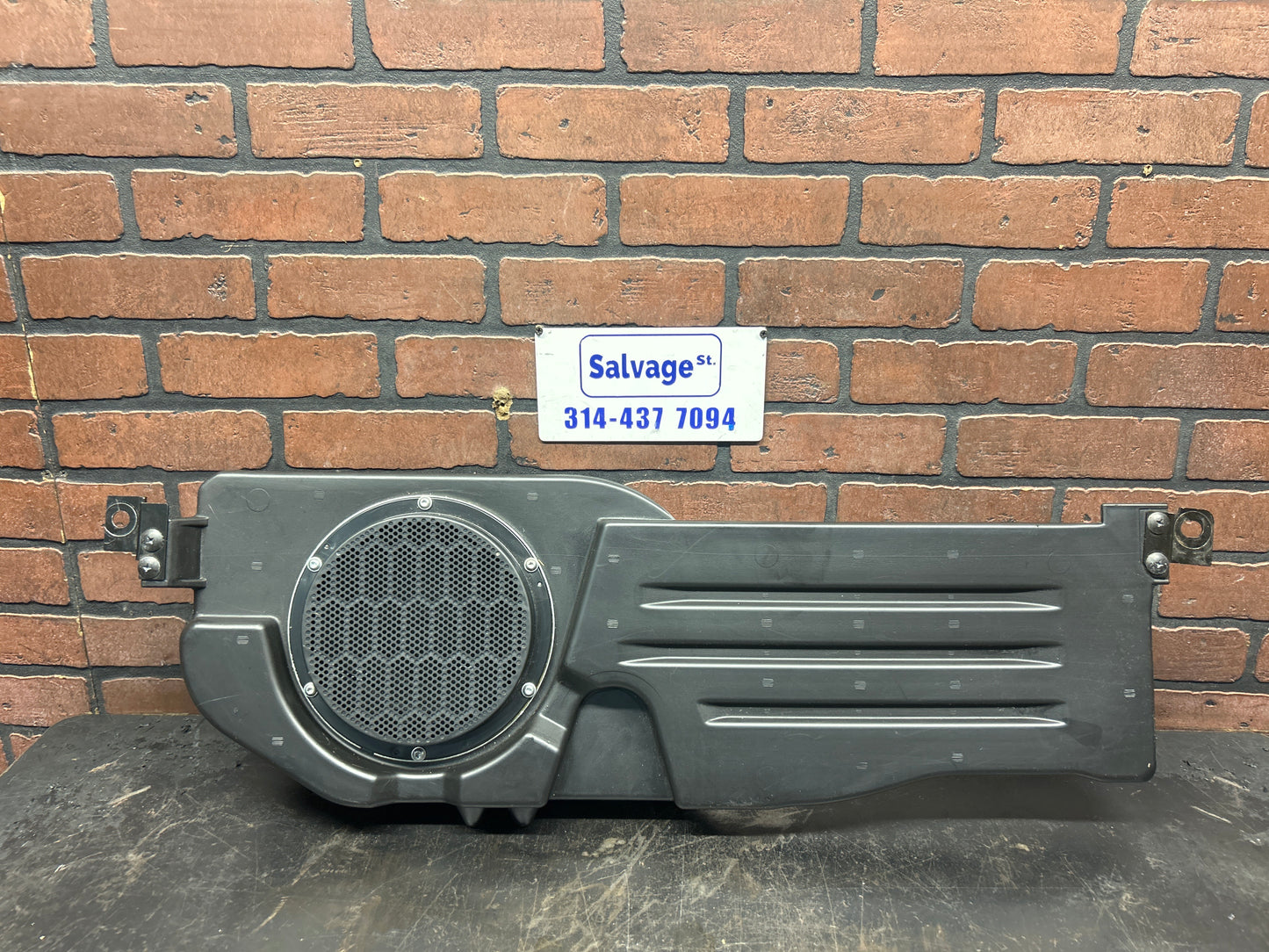13-18 Dodge RAM 1500-3500 Subwoofer Box With Subwoofer Speaker OEM 05064369AB
