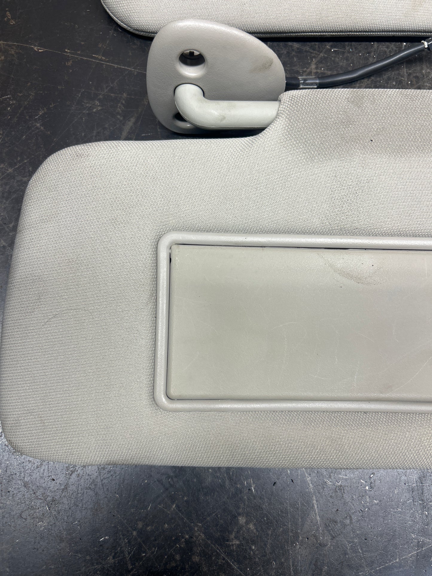 2009-2018 DODGE RAM 1500 SUN VISORS DRIVER & PASSENGER OEM MIRROR LIGHTS