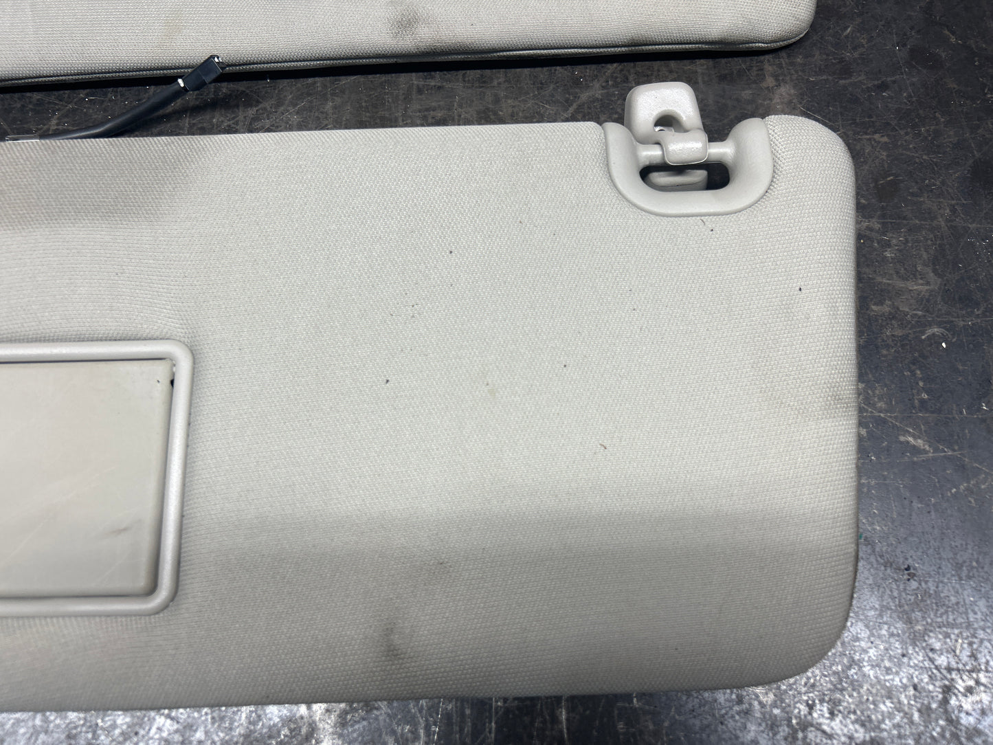 2009-2018 DODGE RAM 1500 SUN VISORS DRIVER & PASSENGER OEM MIRROR LIGHTS