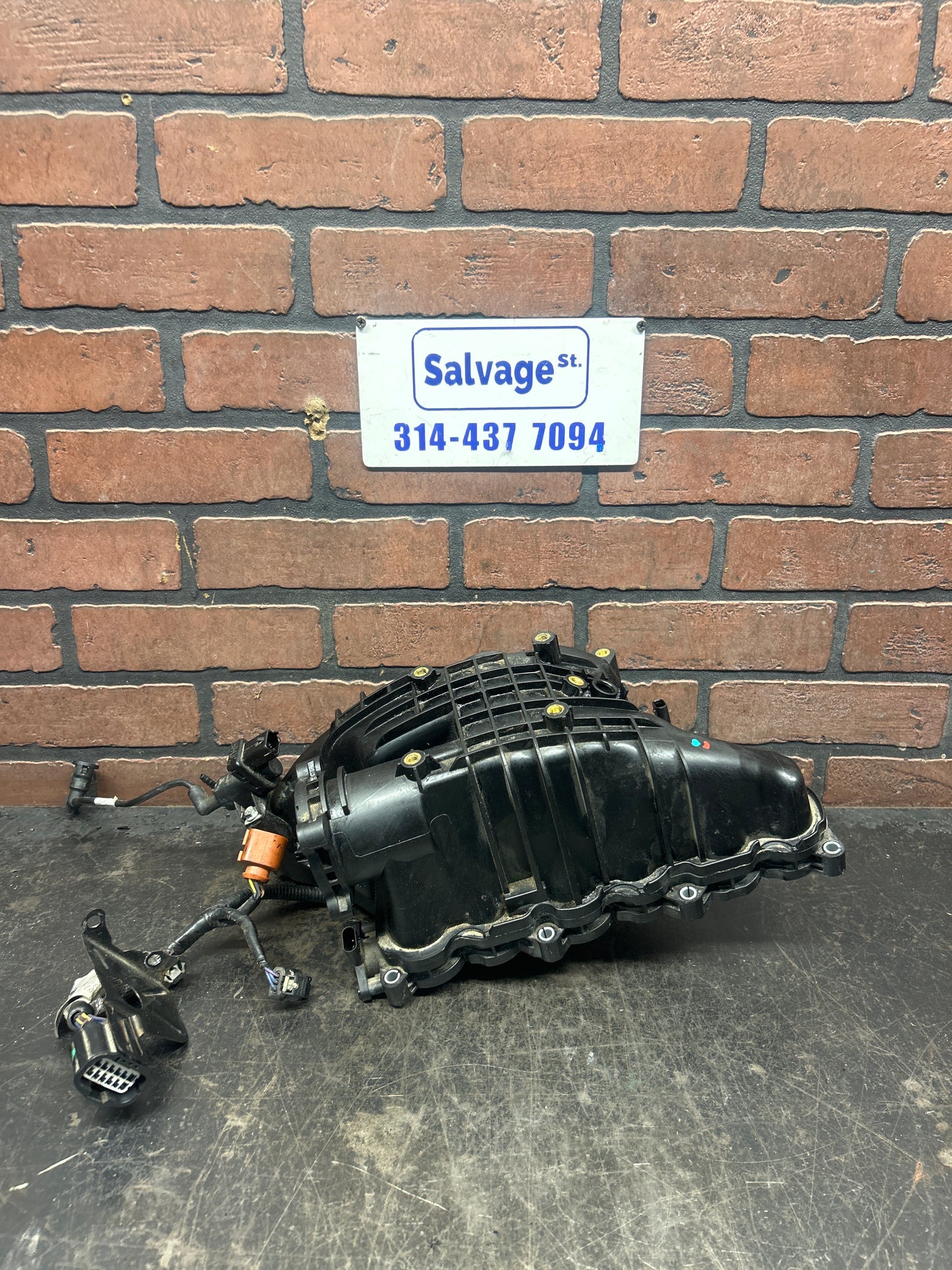 2014-2018 Dodge Ram 1500 3.0L Eco Diesel Intake Manifold  OEM 68492577AA