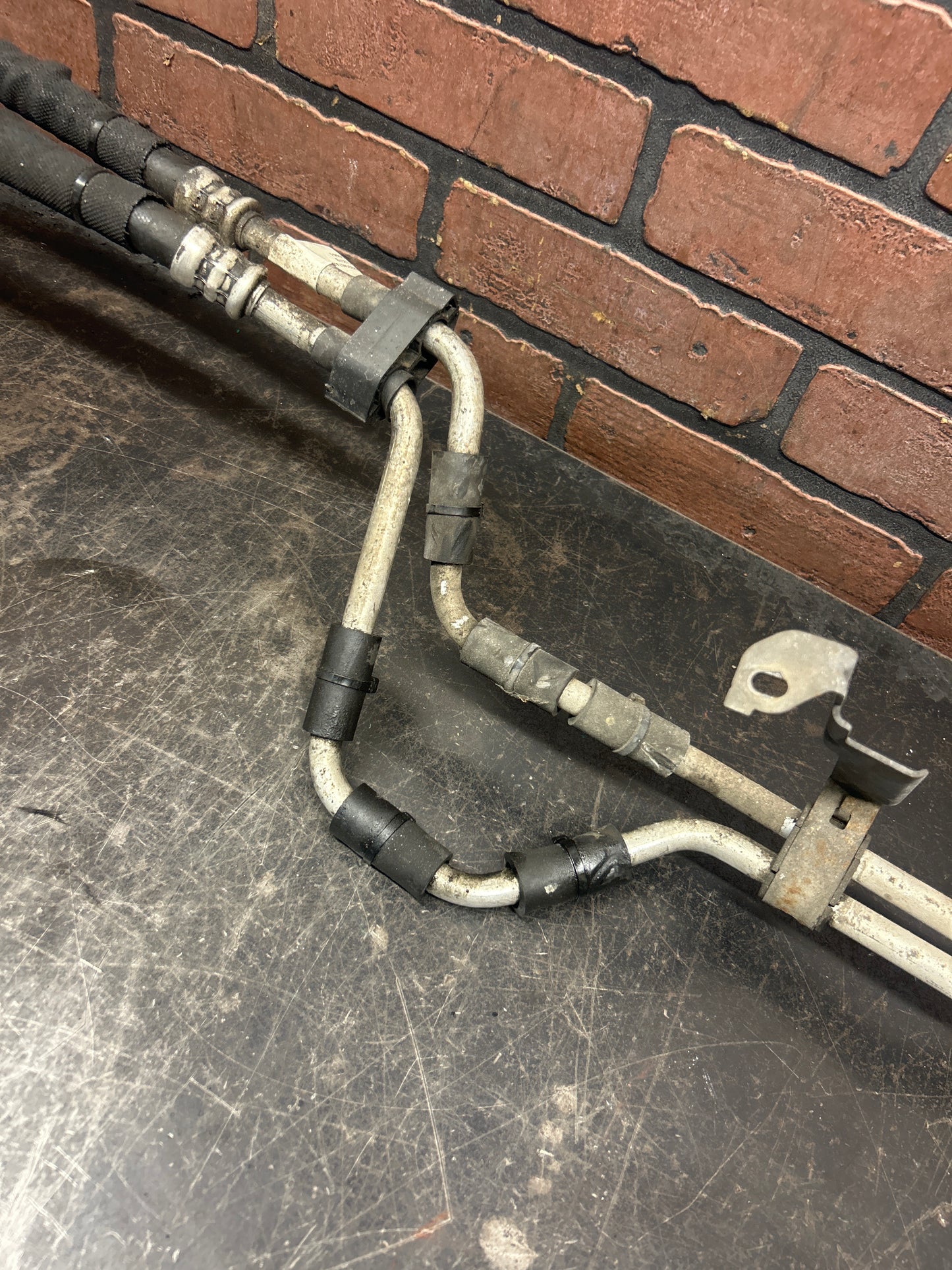 2014-2019 Ram 1500 3.0L Eco Diesel Oil Cooler Pressure & Return Hose 68231457AB