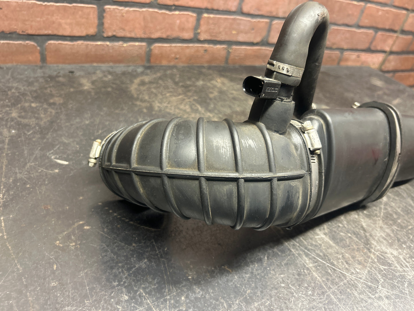 2014-2018 RAM 1500 3.0L EcoDiesel Air Intake Duct 68164051AE OEM