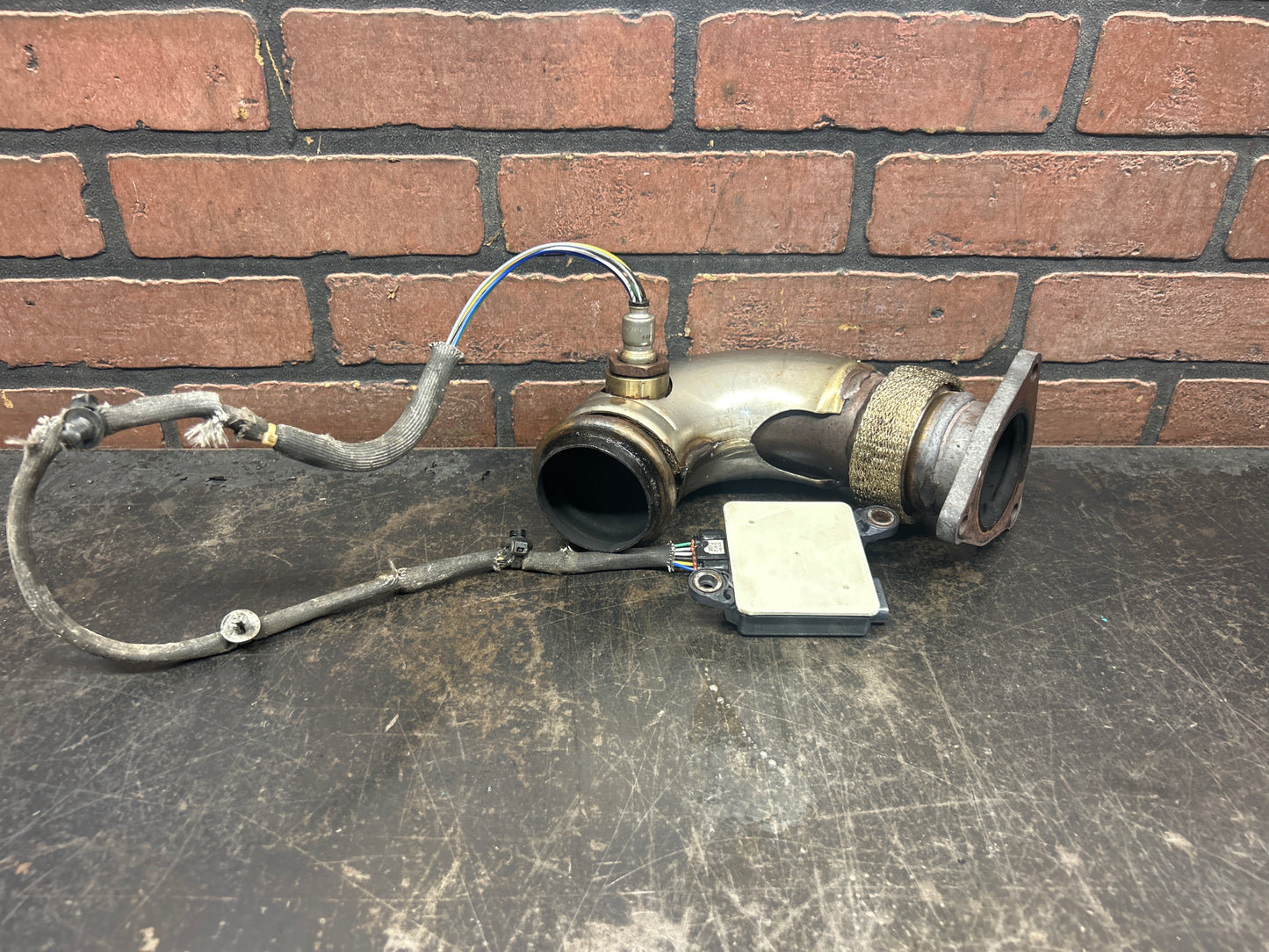 2014-2019 Ram 1500 3.0 Turbo Diesel AT Front Exhaust Pipe Elbow W/ Oxygen Sensor