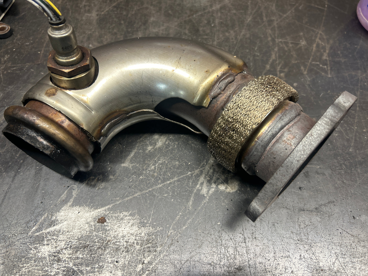 2014-2019 Ram 1500 3.0 Turbo Diesel AT Front Exhaust Pipe Elbow W/ Oxygen Sensor