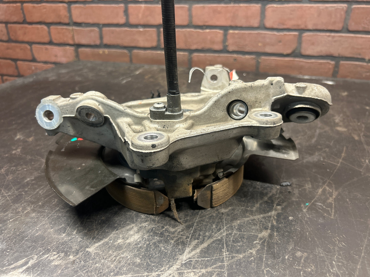 2018-2023 Dodge Charger/Challenger/300 Scat Pack Rear Right Hand Knuckle OEM