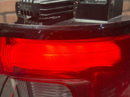 2018-2021 LINCOLN NAVIGATOR REAR RIGHT QUARTER TAIL LIGHT ASSEMBLY JL7B13405AJ