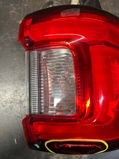 2018-2021 LINCOLN NAVIGATOR REAR RIGHT QUARTER TAIL LIGHT ASSEMBLY JL7B13405AJ