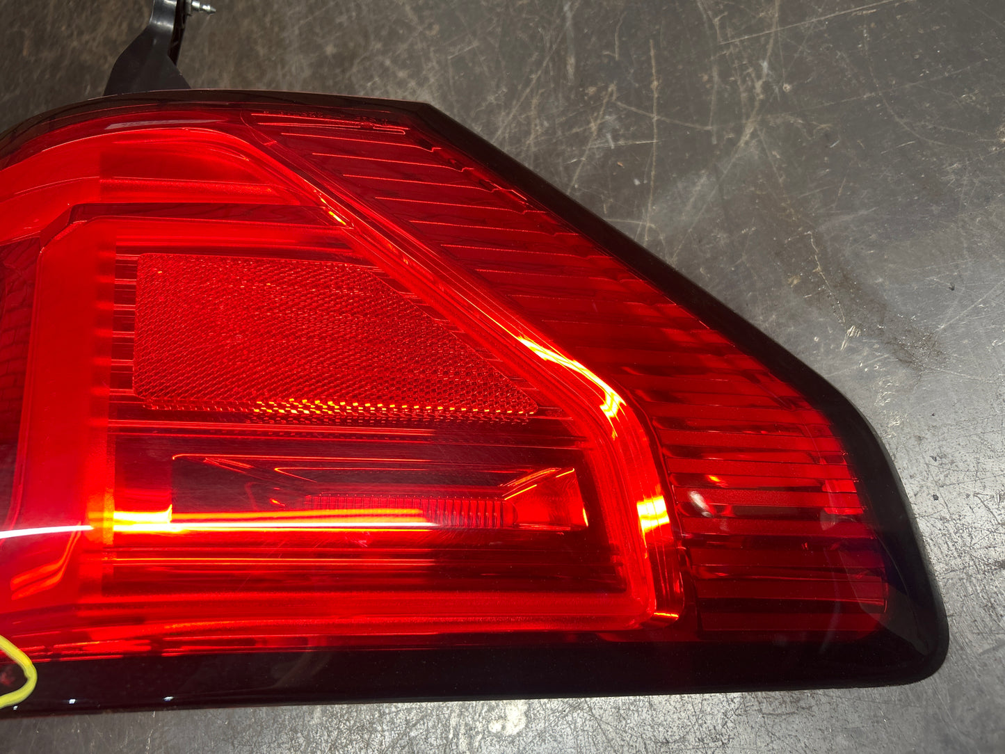 2018-2021 LINCOLN NAVIGATOR REAR RIGHT QUARTER TAIL LIGHT ASSEMBLY JL7B13405AJ