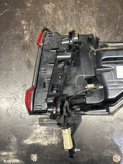 2018-2021 LINCOLN NAVIGATOR REAR RIGHT QUARTER TAIL LIGHT ASSEMBLY JL7B13405AJ