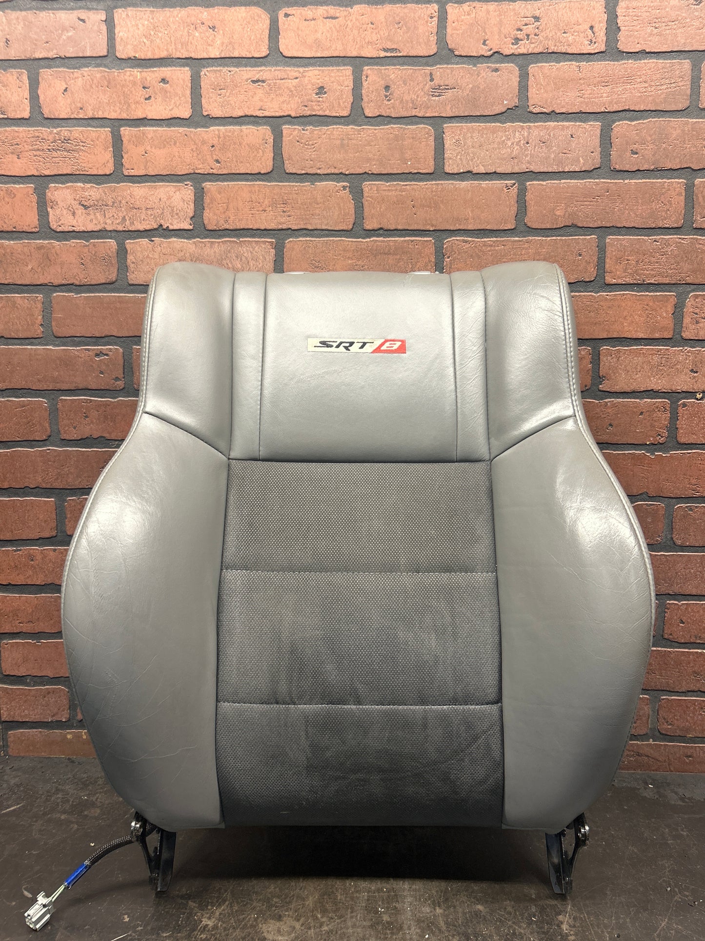 06 - 07 JEEP GRAND CHEROKEE SRT8 FRONT PASSENGER RH UPPER SEAT CUSHION COVER OEM