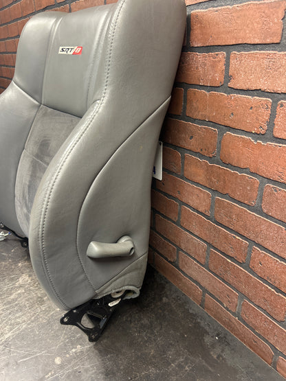 06 - 07 JEEP GRAND CHEROKEE SRT8 FRONT PASSENGER RH UPPER SEAT CUSHION COVER OEM