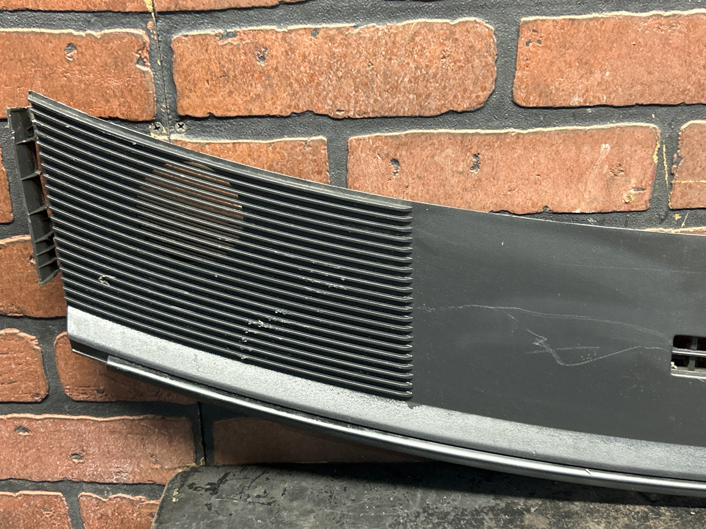 2007-2009 Dodge Caliber Interior Dash Windshield Defroster Grille Panel Cowl OEM
