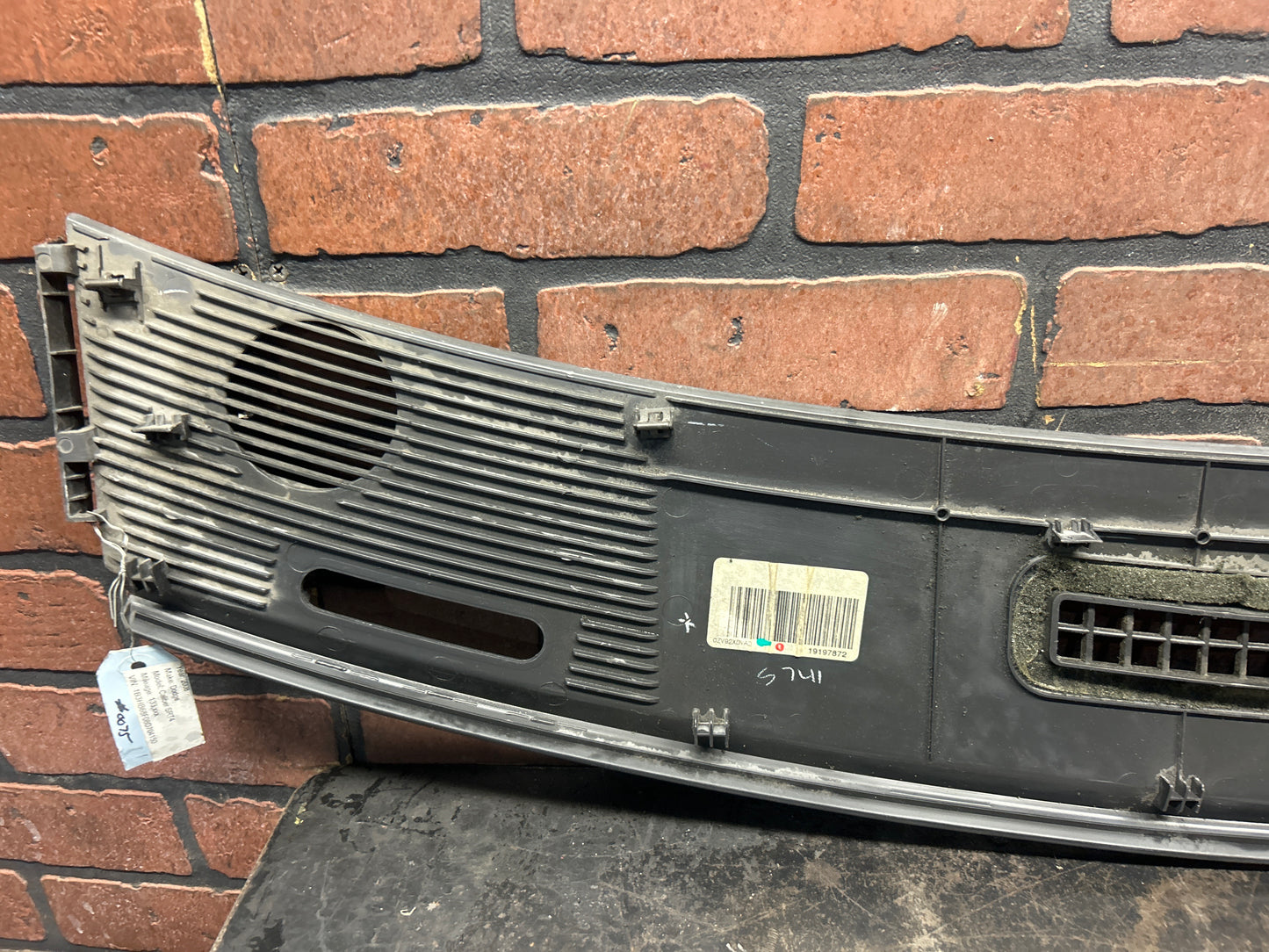 2007-2009 Dodge Caliber Interior Dash Windshield Defroster Grille Panel Cowl OEM