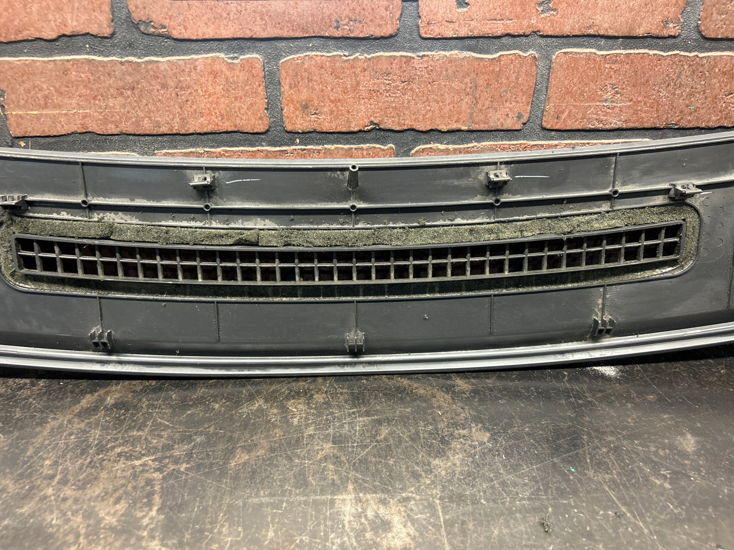 2007-2009 Dodge Caliber Interior Dash Windshield Defroster Grille Panel Cowl OEM