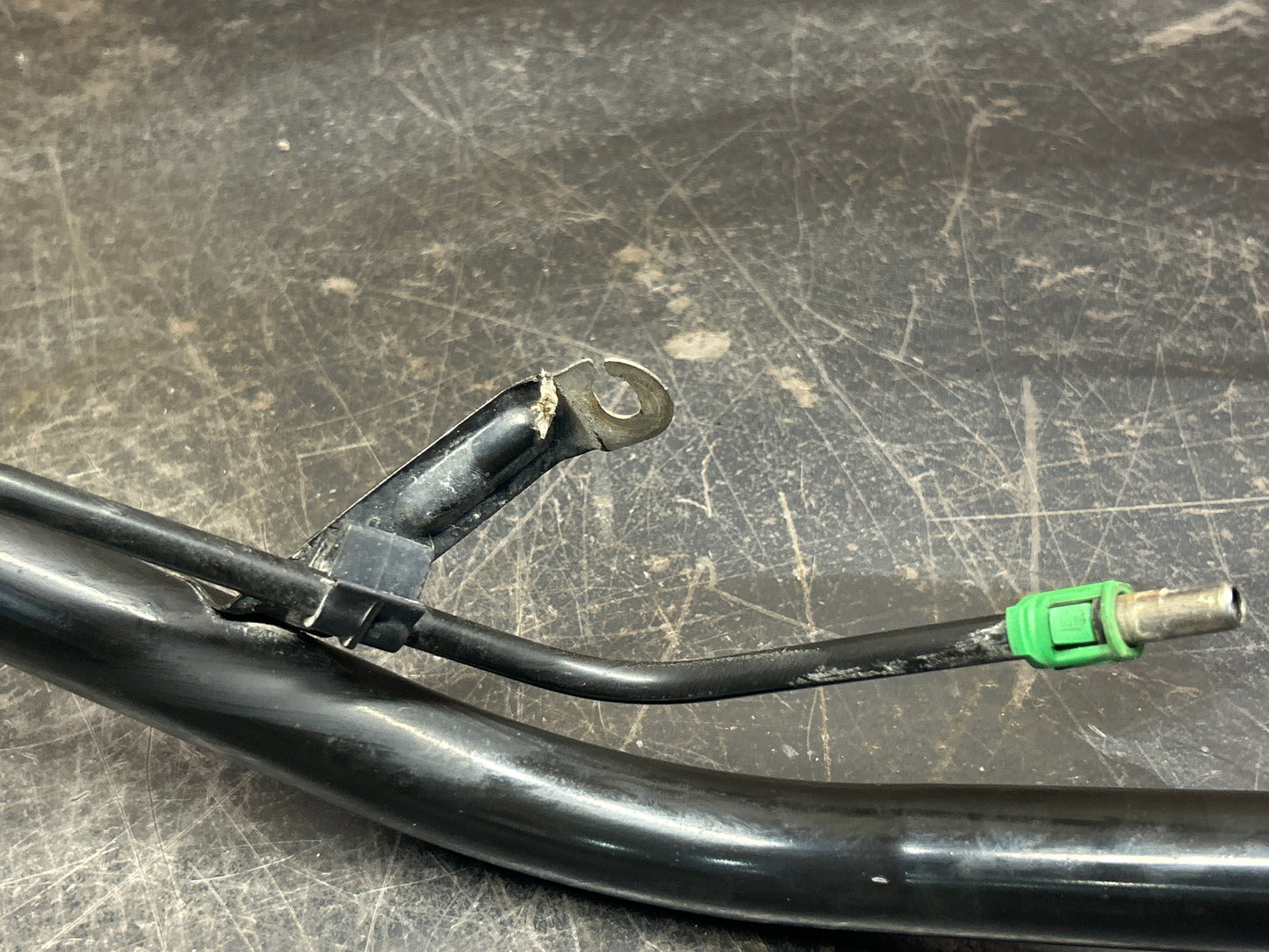 2005-2008 Chrysler 300/Dodge Magnum Fuel Tank Filler Neck Gas OEM