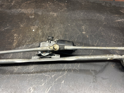 2005-2009 Chrysler 300C SRT-8 Windshield Wiper Linkage Transmission Pivot Arms