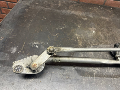 2005-2009 Chrysler 300C SRT-8 Windshield Wiper Linkage Transmission Pivot Arms