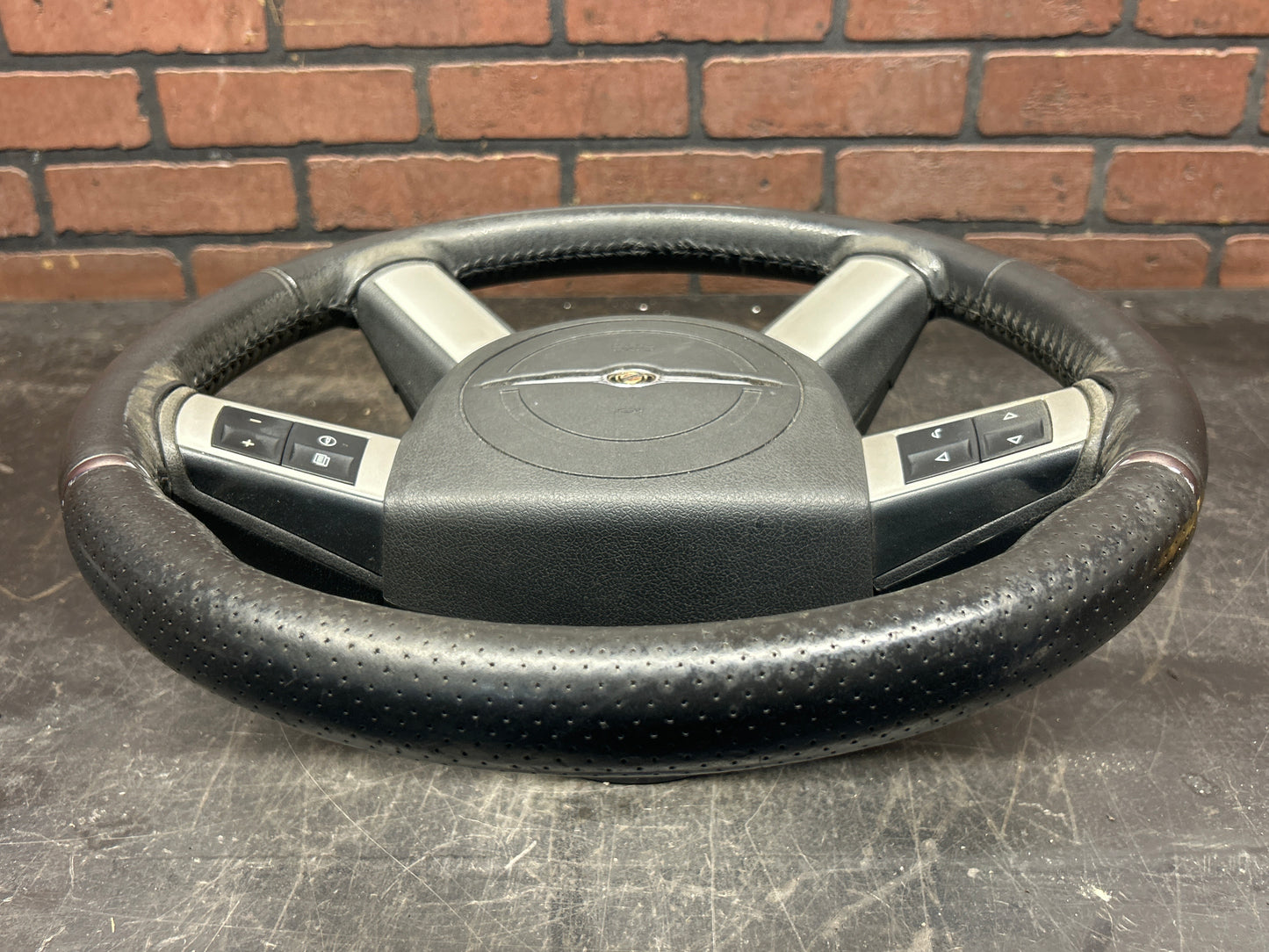 2006-2010 Chrysler 300C SRT8 Steering Wheel Horn Controls OEM 6.1L 1AK841DVAA