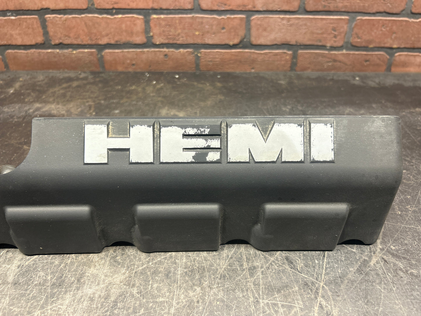2006-2010 Charger Challenger 300 SRT8 6.1l Hemi OEM Left Right Engine Cover Set