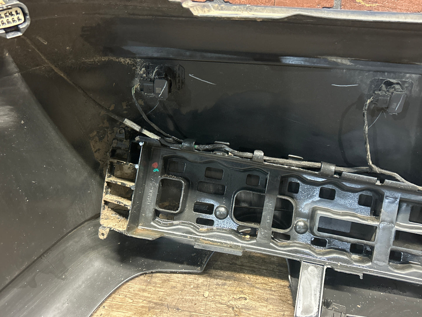2005-2010 Chrysler 300C SRT8 Black Park Assist Rear Bumper PC: PBM 04806257AA