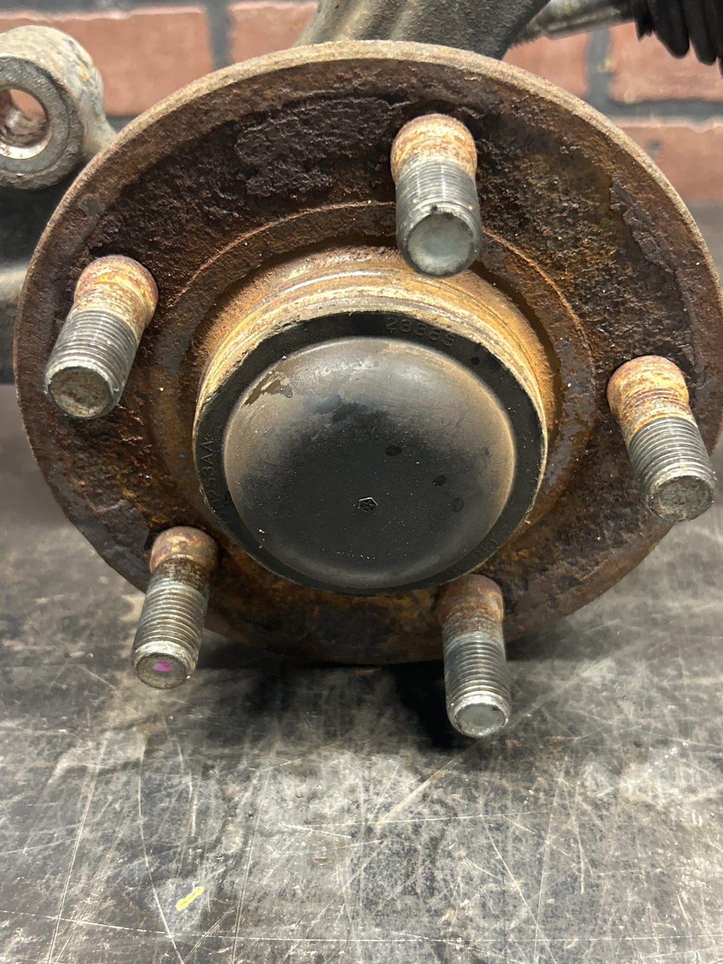 2005-2014 CHRYSLER 300C SRT OEM FRONT Driver L SUSPENSION SPINDLE KNUCKLE HUB